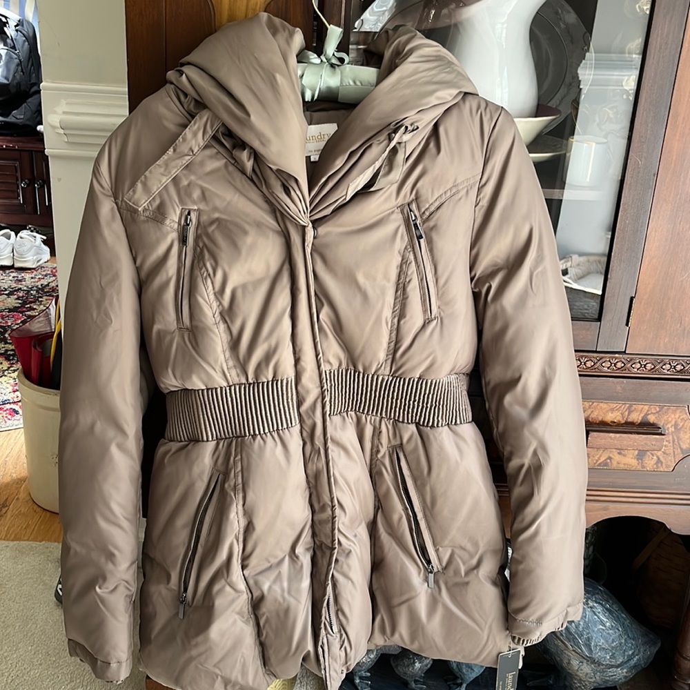 New w/ tags Laundry/Shelli Segal taupe/olive puffer coat - Gorgeous